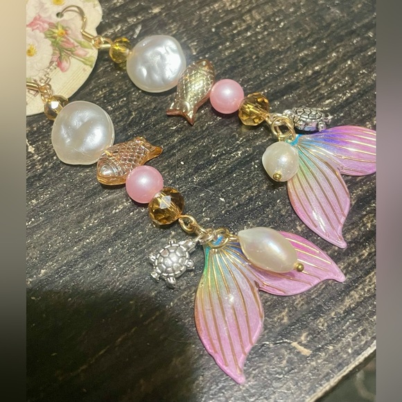 Pearls and Mermaid Tails Earrings - Picture 3 of 4
